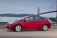 新車乗用車販売ランキング、プリウスが僅差でトップ…2013年上半期 画像
