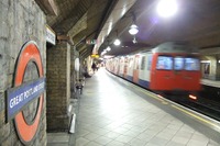 ロンドン交通局、地下鉄と路線バスの冷房導入進める…2016年までに地下鉄全車両の4割が冷房化 画像