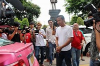 バンコク、タクシー運転手が米国人乗客斬殺 画像