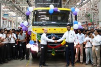 ダイムラー、インド商用車工場が稼働1周年…累計5000台を生産 画像