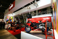 【東京モーターサイクルショー05】アプリリア 写真蔵…これが最後の? 画像