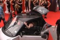 スマート フォーツー、女性16名が乗車に成功…ギネス世界新記録［動画］ 画像