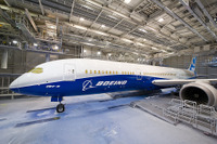 ボーイング、787-9ドリームライナーに新たな塗装を施す 画像