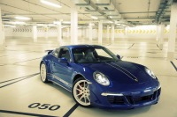ポルシェ 911、ワンオフモデル完成…500万人のFacebookファンに感謝 画像