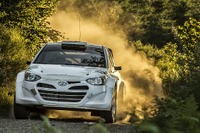 【WRC】ヒュンダイ、i20 WRCマシンのテスト画像を公開 画像