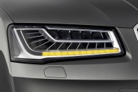 【フランクフルトモーターショー13】アウディ A8 改良新型、新開発のLEDヘッドライトが見えた 画像
