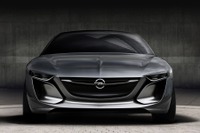 【フランクフルトモーターショー13】オペルの新世代コンセプトカー、モンツァ …表情が明らかに 画像