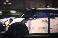 電光掲示板になった MINI クロスオーバー、英国ロンドンに出現［動画］ 画像