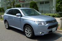 【三菱 アウトランダーPHEV 試乗】EV以上に“マイカー”として通用する…島崎七生人 画像