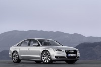 【フランクフルトモーターショー13】アウディ A8 改良新型、公式発表…V8ツインターボは435psにパワーアップ 画像