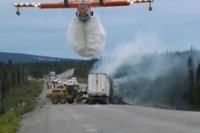高速道路で車両火災、カナダ流の消火活動が圧巻［動画］ 画像