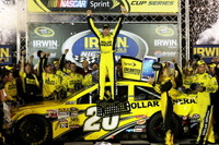 【NASCARスプリントカップ 第24戦】トヨタのケンゼス、波乱のブリストルで今季5勝目 画像