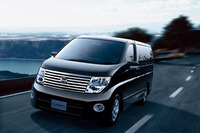 日産 エルグランド にエアロパーツ装着の特別仕様 画像