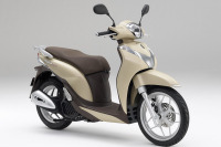 ホンダ、スタイリッシュな125ccスクーター Shモード を発売…アイドリングストップ搭載 画像