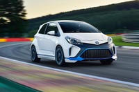 【フランクフルトモーターショー13】トヨタ ヴィッツ にRコンセプト、全容公開…420psの高性能ハイブリッド 画像