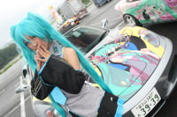 【あうとさろーねFSW2013】富士スピードウェイに痛車がずらり 画像