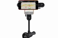 ベルキン、iPhone/iPod向けクレードル一体型車載用トランスミッターを発売 画像
