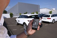 【フランクフルトモーターショー13】ヴァレオ、スマホを使った全自動駐車システムを初公開 画像