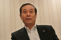 NTTドコモ岩崎副社長、M2M活用の車両向け情報提供を2015年までに開始 画像