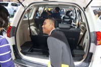 【ジャカルタモーターショー13】商談成立の決め手は3列目？ 画像