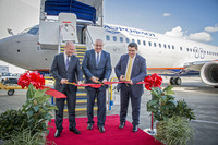 ボーイング、最初のNG737‐800をロシアのロステックに納入 画像