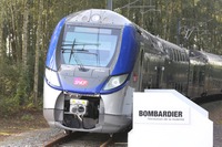 ボンバルディア、フランスの地域輸送向け新型2階建て電車を公開 画像