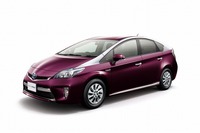 トヨタ、プリウスPHV を内外装を一部改良…価格も改定285万円より 画像
