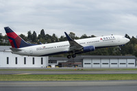ボーイング、デルタ航空に最初のNG737-900ERを納入 画像