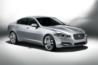 ジャガー XF が価格改定…3リッターモデルは84万円の値下げ 画像