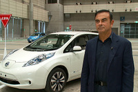 【CEATEC13】自動運転車を日産カルロス・ゴーン社長が試乗 画像