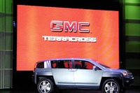【デトロイト・ショー2001速報】GMC『テラクロス』が予感させるSUVの変身 画像