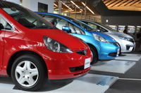 【新聞ウォッチ】9月の新車販売、新型フィット伸びず、アクア逃げ切り 画像