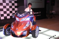 BRPスパイダー試乗、人馬一体感のような感覚…仲村トオルさん 画像