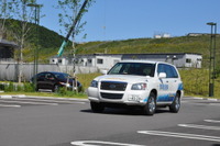 【スマートモビリティアジア13】乗って知る本命、燃料電池車…トヨタ・ホンダ・日産、九州大学にそろい踏み 画像