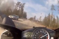 車とバイク、危険すぎる公道チェイス…300km/hオーバー［動画］ 画像