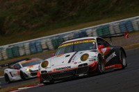 【SUPER GT 第7戦】GT300クラス、GSR 初音ミク BMWの谷口&片岡が連勝飾る［写真蔵］ 画像