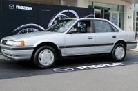 米マツダ、1991年式 カペラ をフルレストア…NFLのスター選手に納車 画像