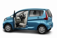 三菱 eKワゴン に福祉車両2モデルを設定 画像