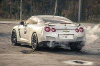 日産 GT-R、ドラッグレースで新記録…最高速402.23km/h［動画］ 画像