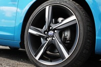 【ボルボ 60シリーズ R-DESIGN 改良新型】洗練されたスタイリングパッケージ 画像