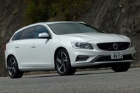 【ボルボ V60 R-DESIGN 試乗】テンポよい走りのハイパフォーマンスカー…島崎七生人 画像