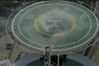 レッドブル F1、地上210mでドーナツスピン［動画］ 画像