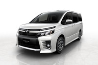 【東京モーターショー13】トヨタ、次期型ヴォクシー/ノア初公開…ハイブリッドも設定 画像