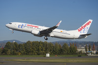 ボーイング、エア・ヨーロッパに25機目のNG737-800を納入 画像