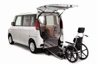 マツダ、フレアワゴン 車いす移動車 を発売 画像