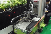 【国際ロボット展13】磁気ナビゲーションを利用したパーソナルモビリティなど大学の研究成果も目白押し 画像
