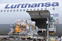 ルフトハンザ航空、台風の被害を受けたフィリピンに25トンの救援物資を輸送 画像