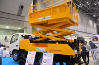 【ハイウェイテクノ13】最新の高所作業車、7人乗りで価格は1600万円 画像