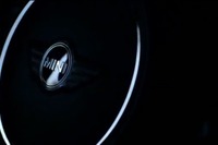MINI ハッチバック 新型、インテリアを予告 画像