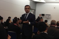 【東京モーターショー13】日産ゴーン社長「EV普及は充電インフラが第一」 画像